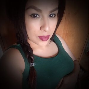 Meet your Posher, Violeta